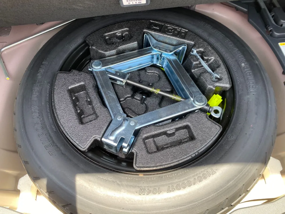 Car image 33