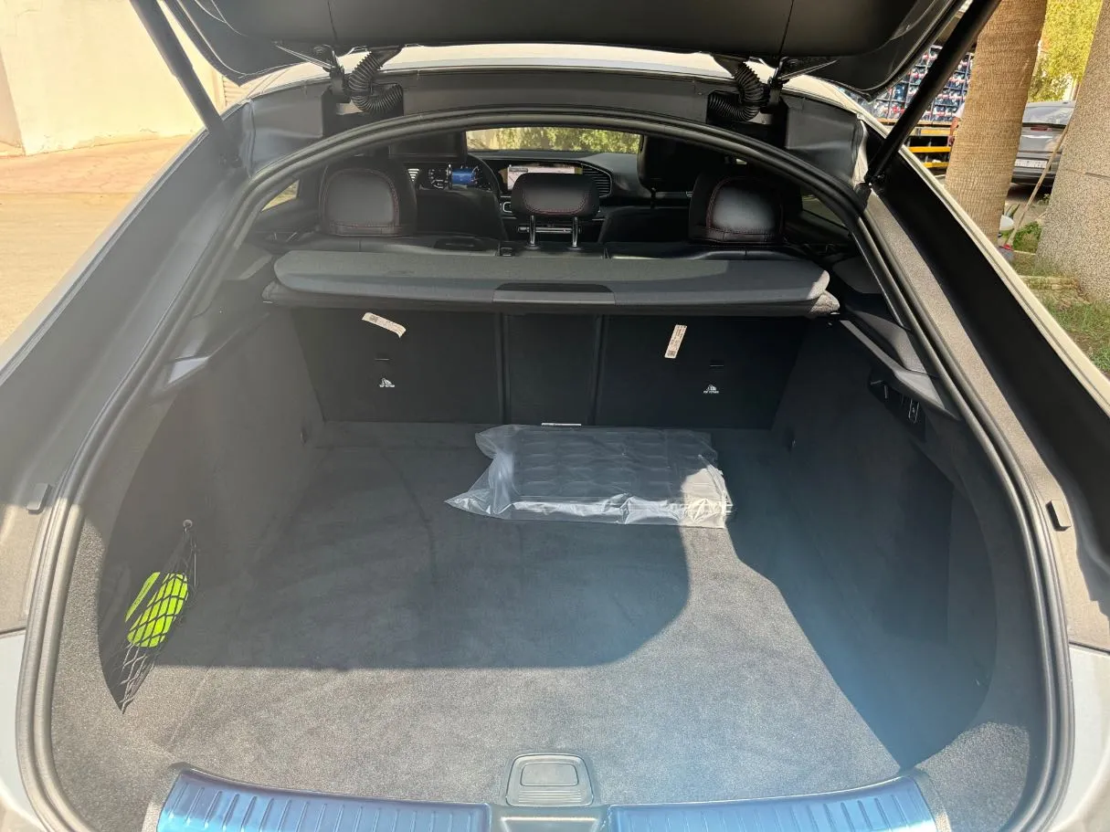 Car image 23
