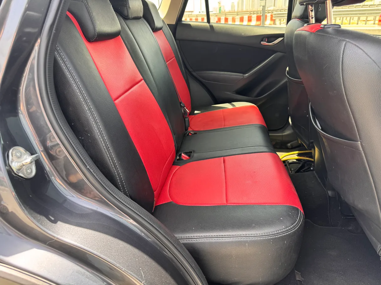 Car image 8
