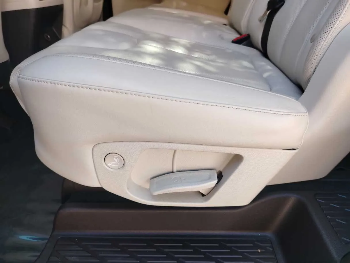 Car image 41