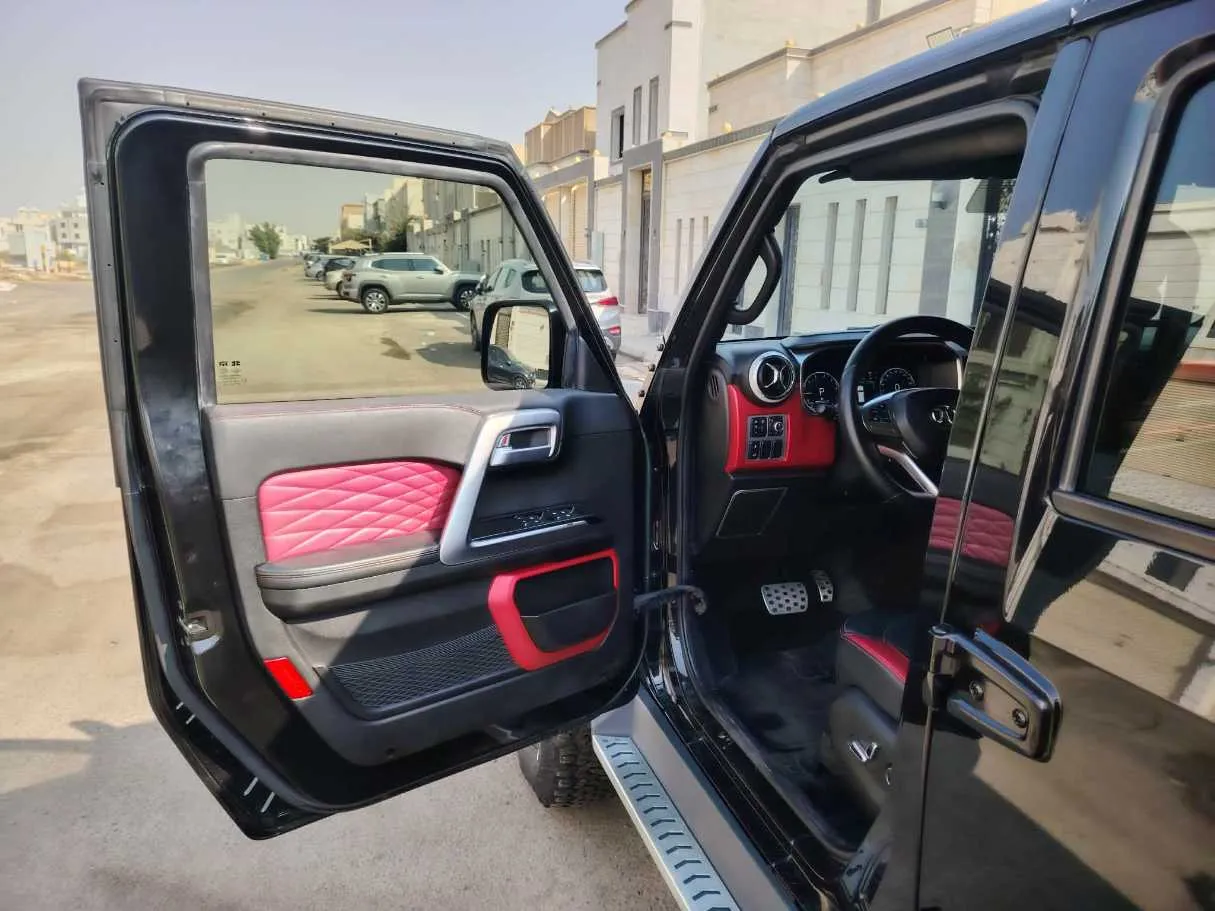 Car image 12
