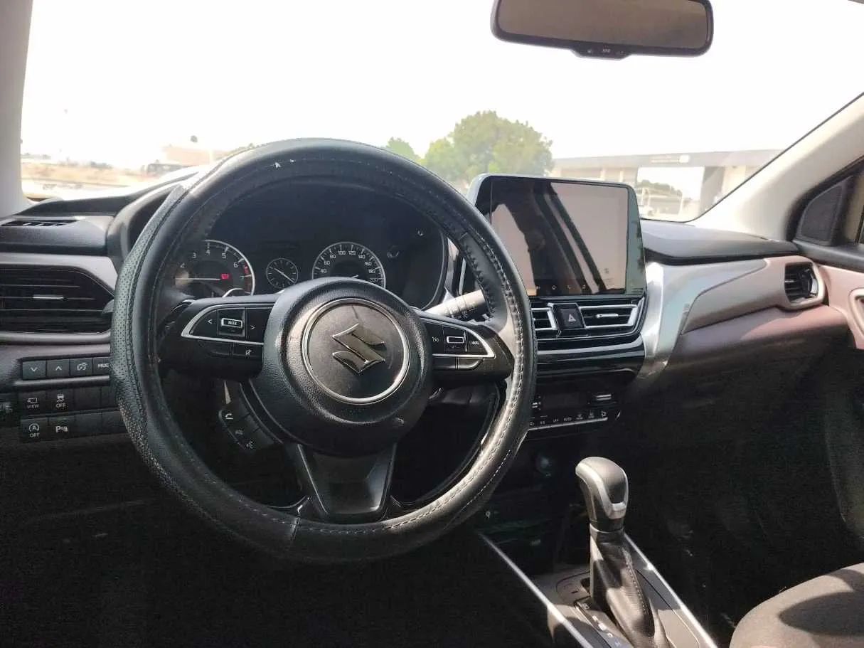 Car image 25