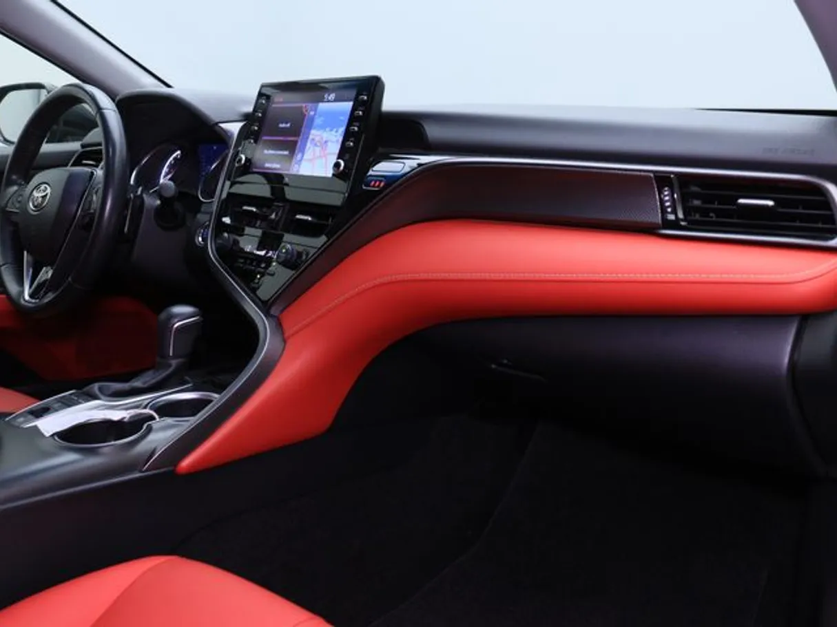 Car image 10