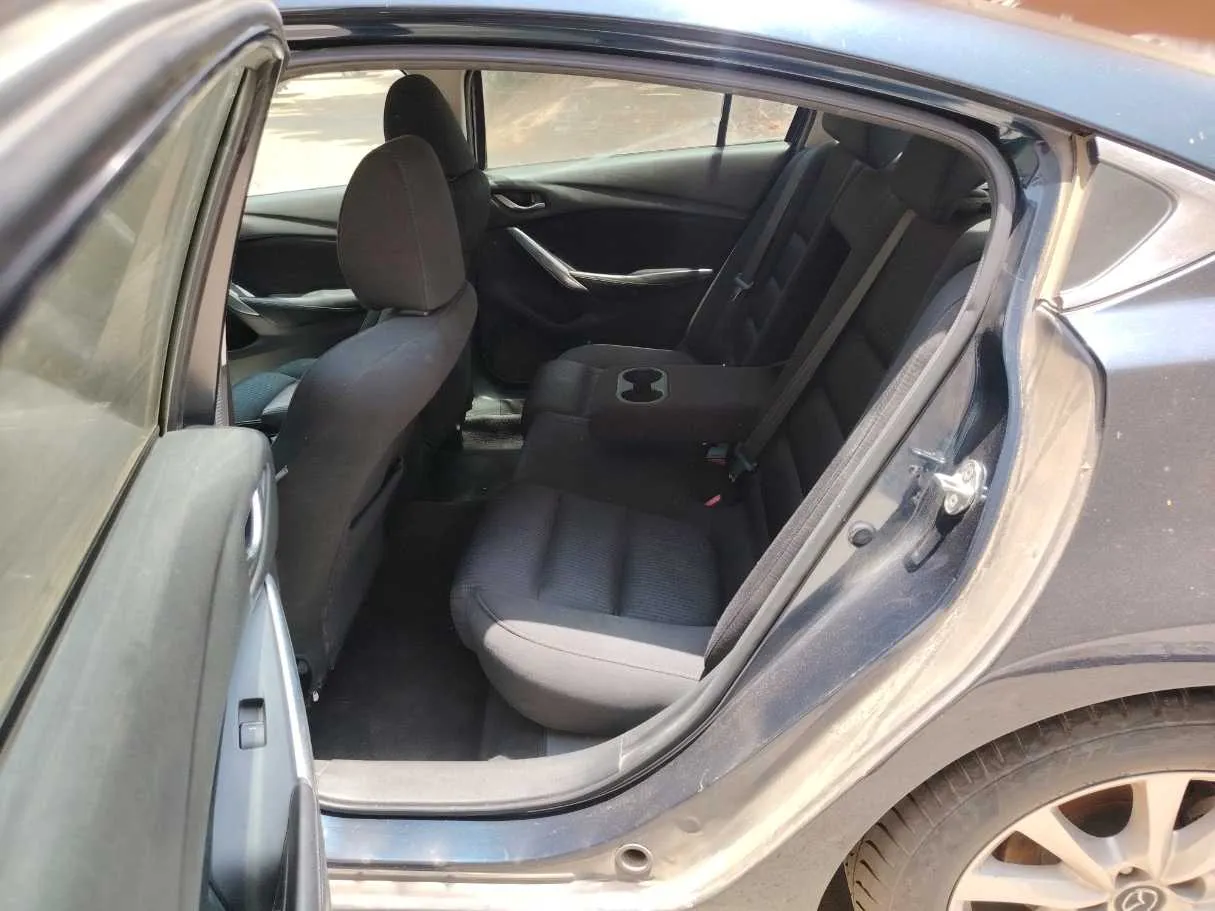 Car image 13