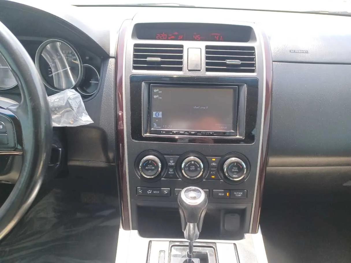 Car image 15