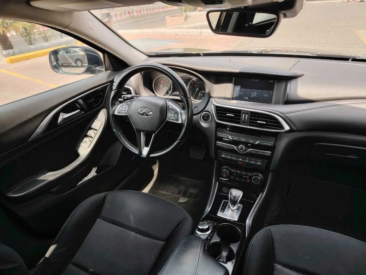 Car image 25