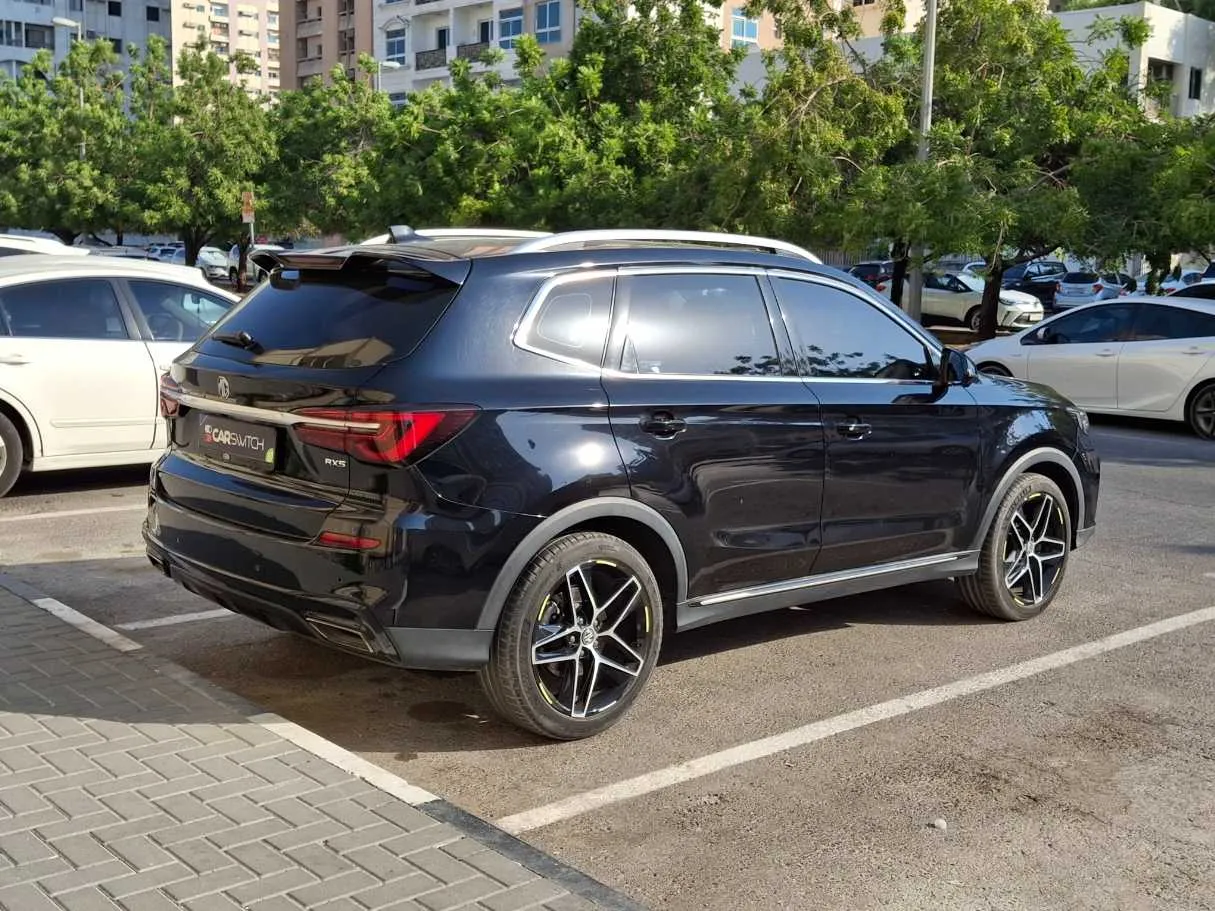 Car image 5