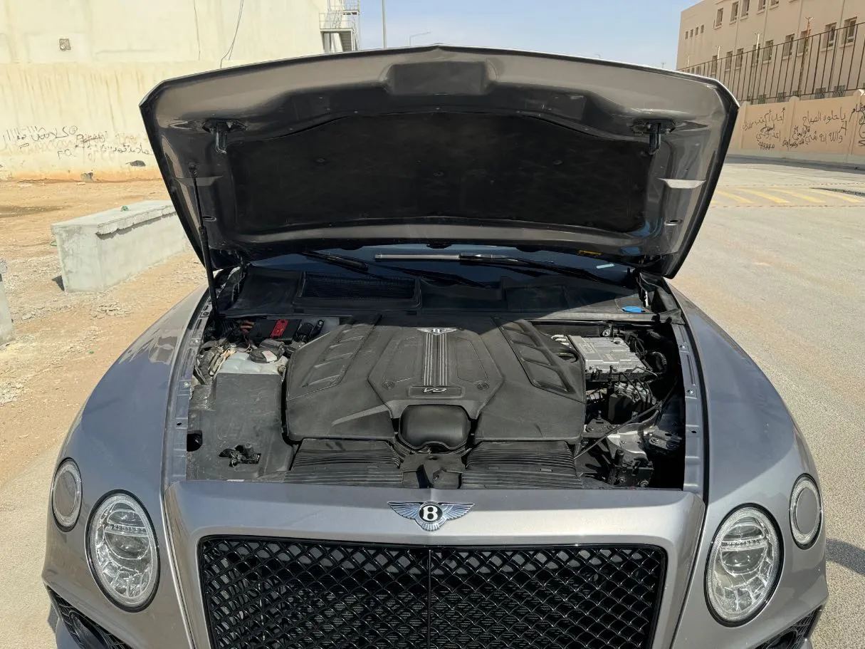 Car image 26
