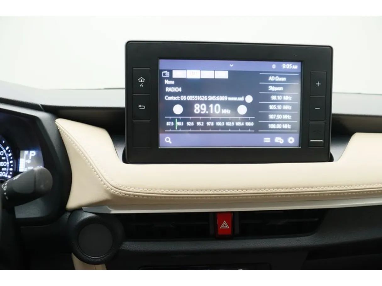 Car image 5
