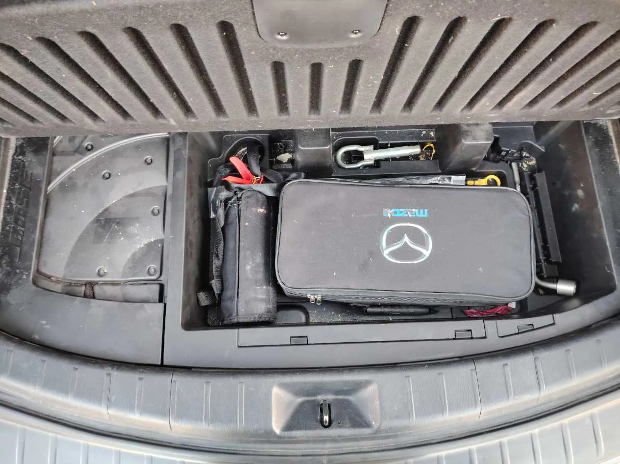 Car image 35