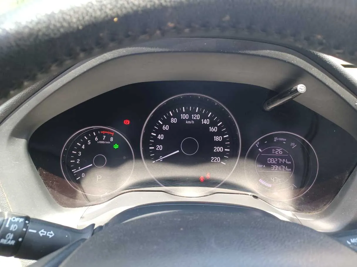 Car image 17