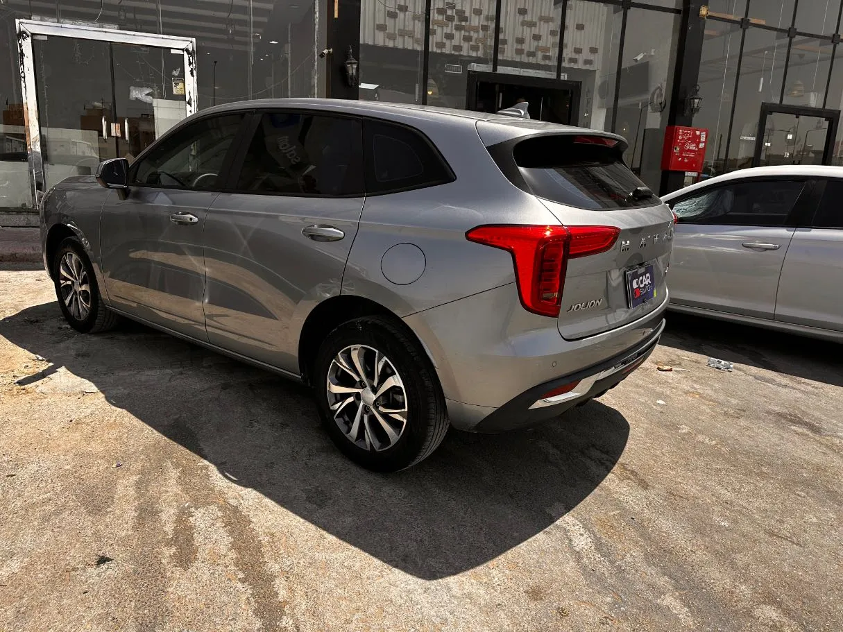 Car image 7