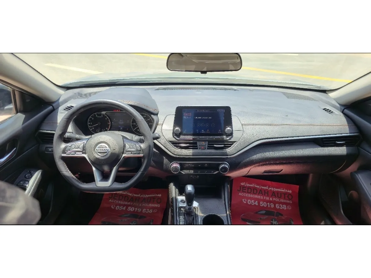 Car image 7