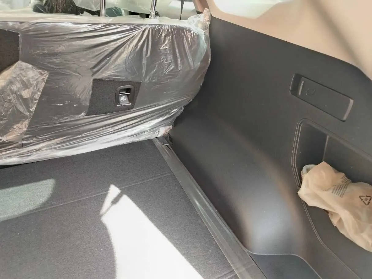 Car image 31