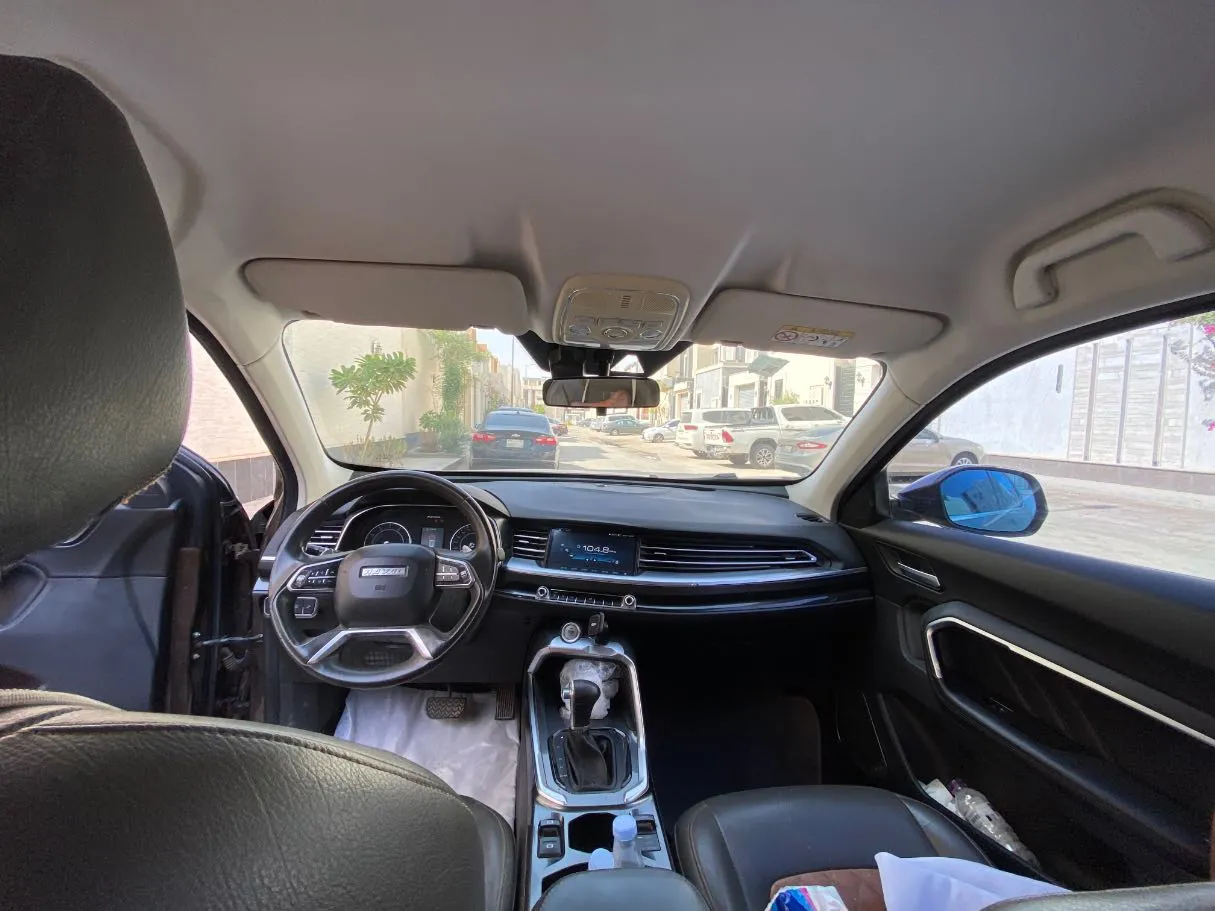 Car image 13