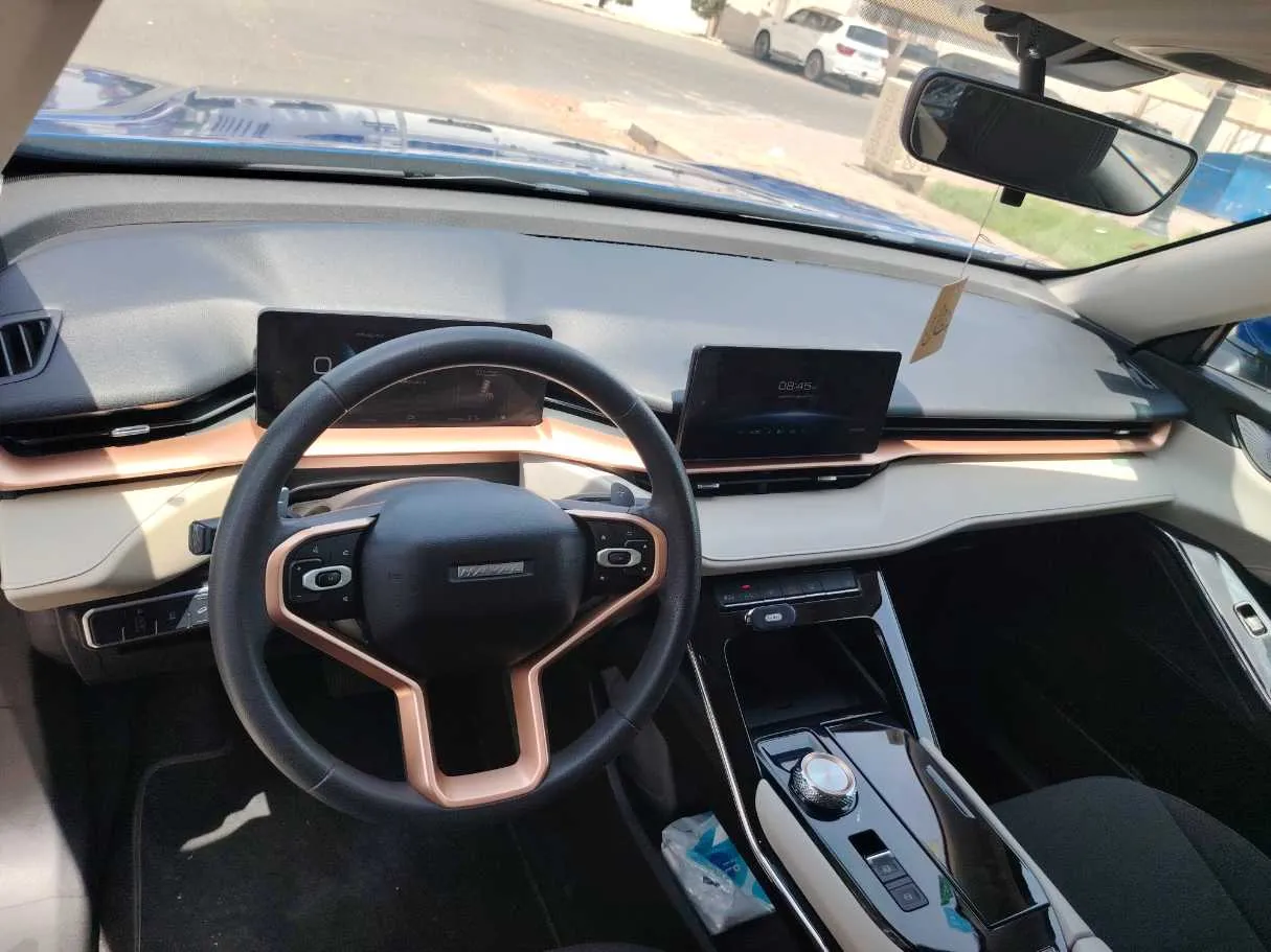 Car image 13