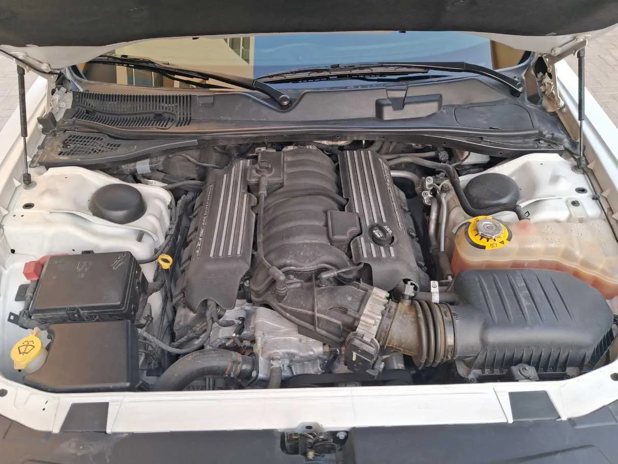 Car image 19