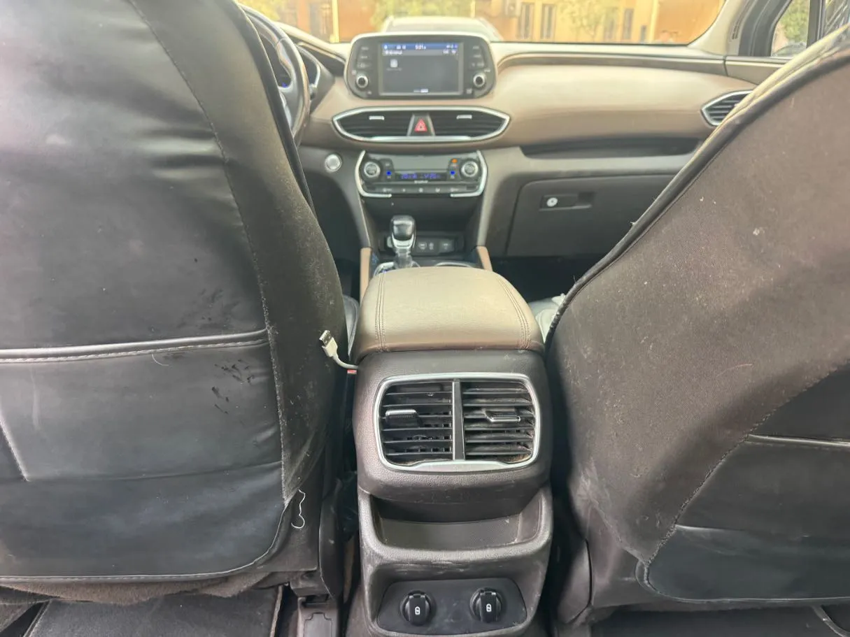 Car image 20
