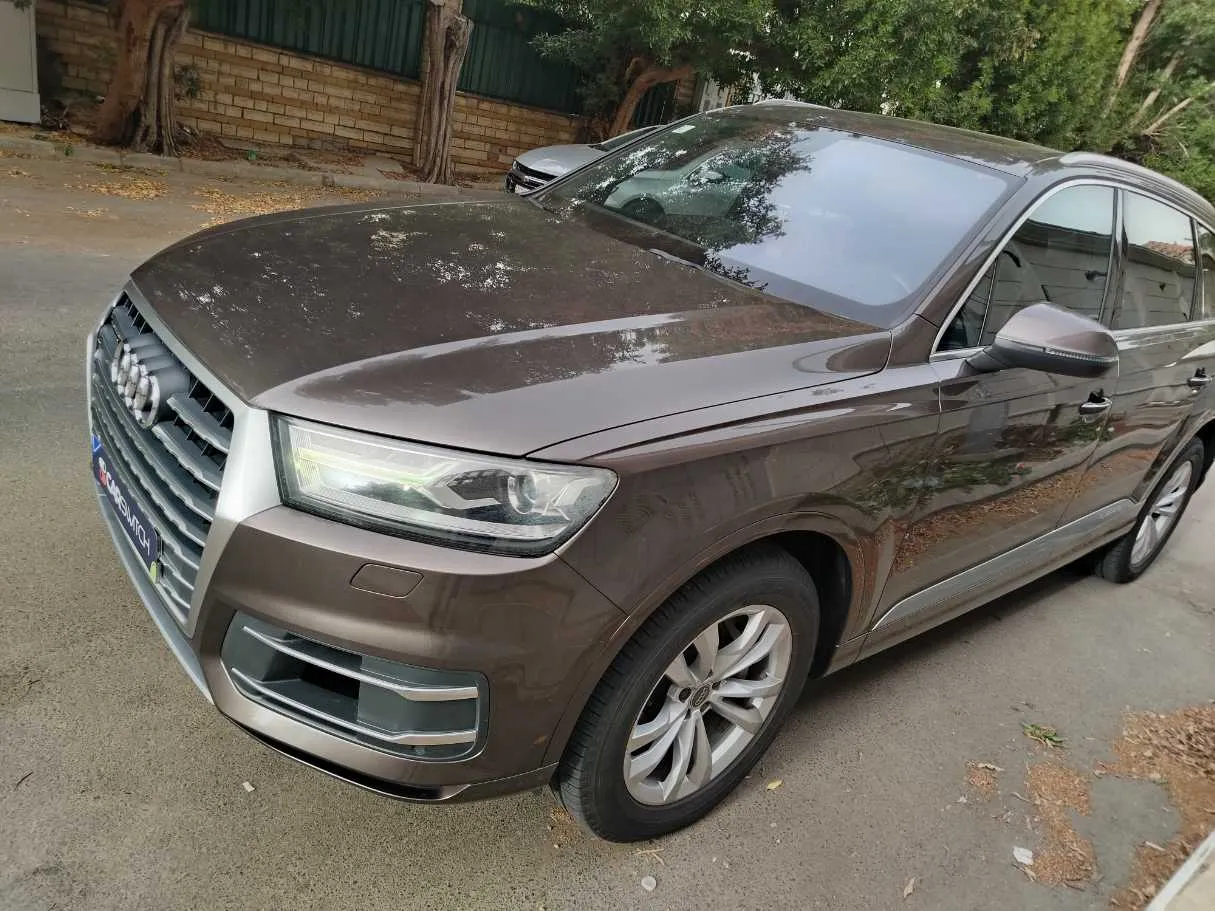 Car image 8