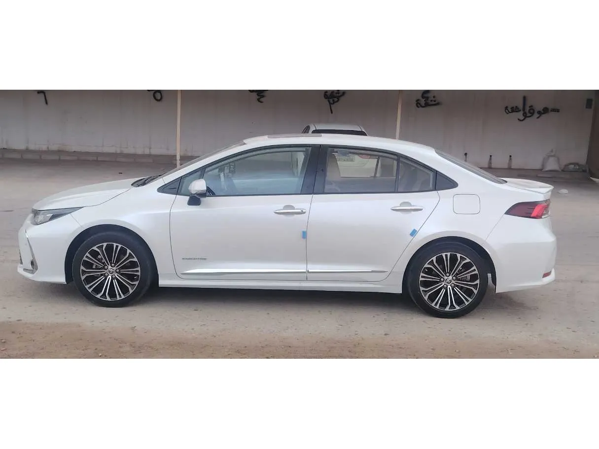 Car image 8