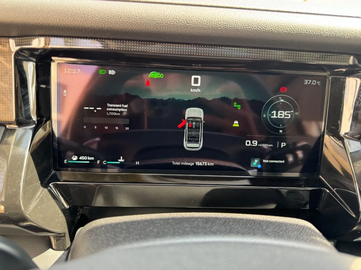 Car image 18