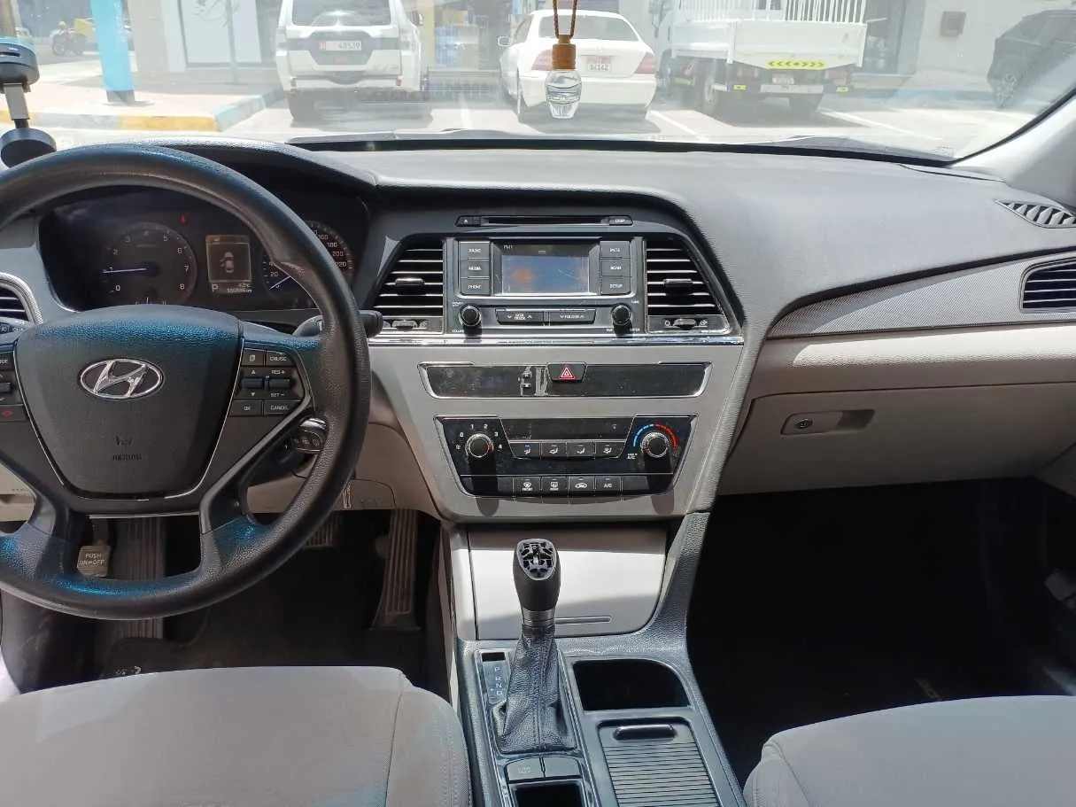 Car image 15