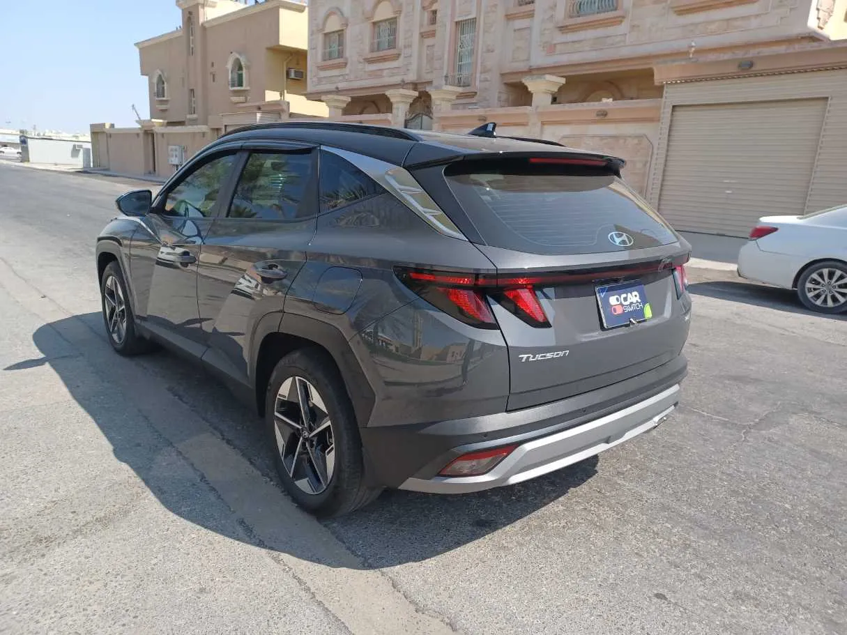 Car image 7