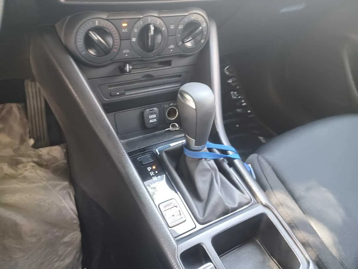 Car image 17