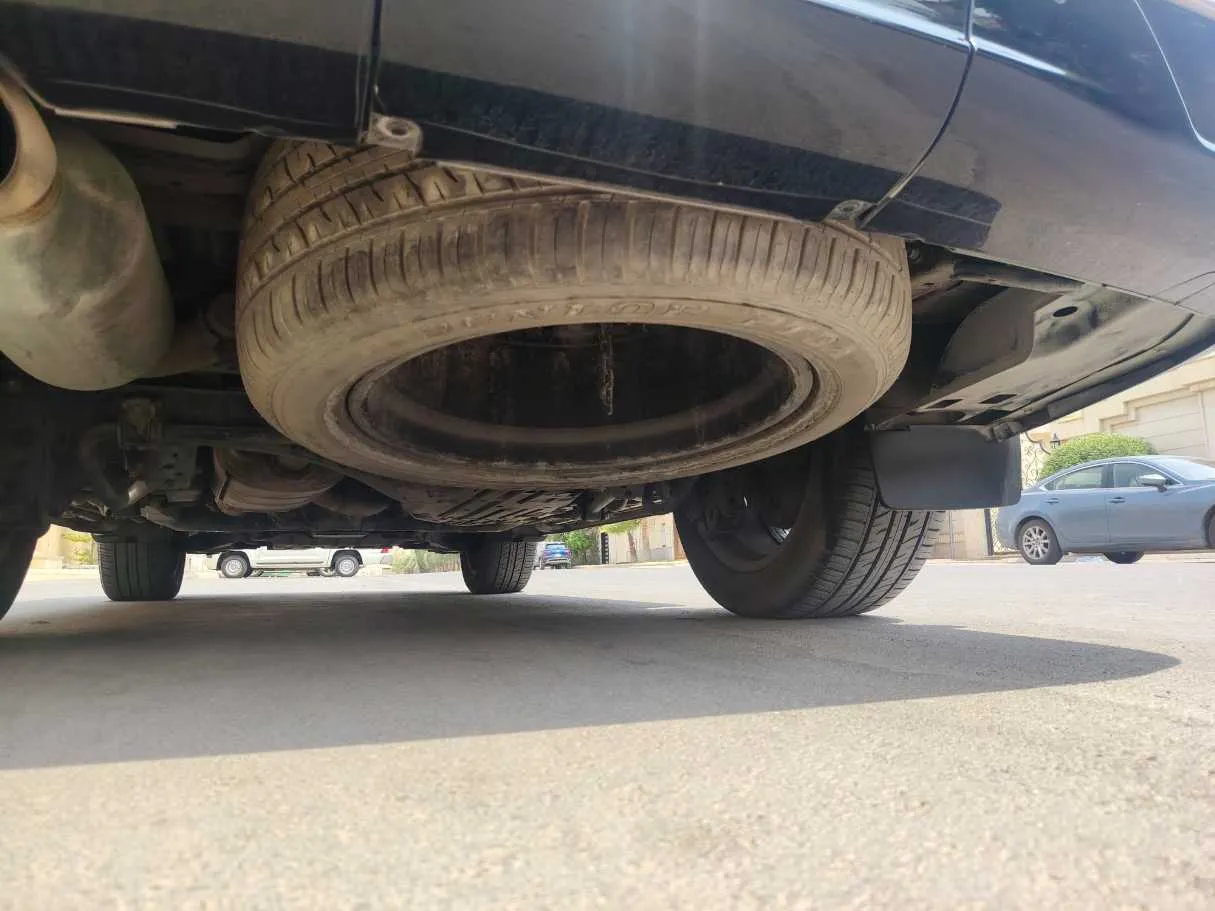 Car image 35