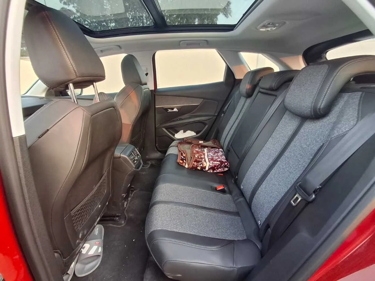 Car image 13