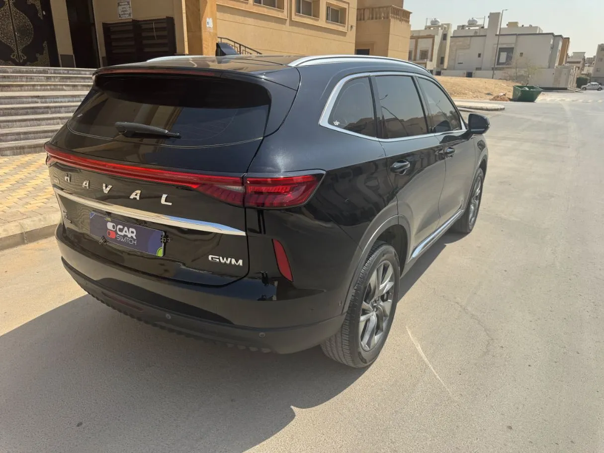 Car image 5