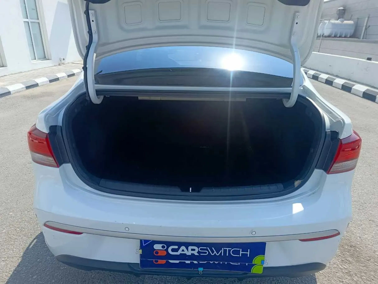Car image 26