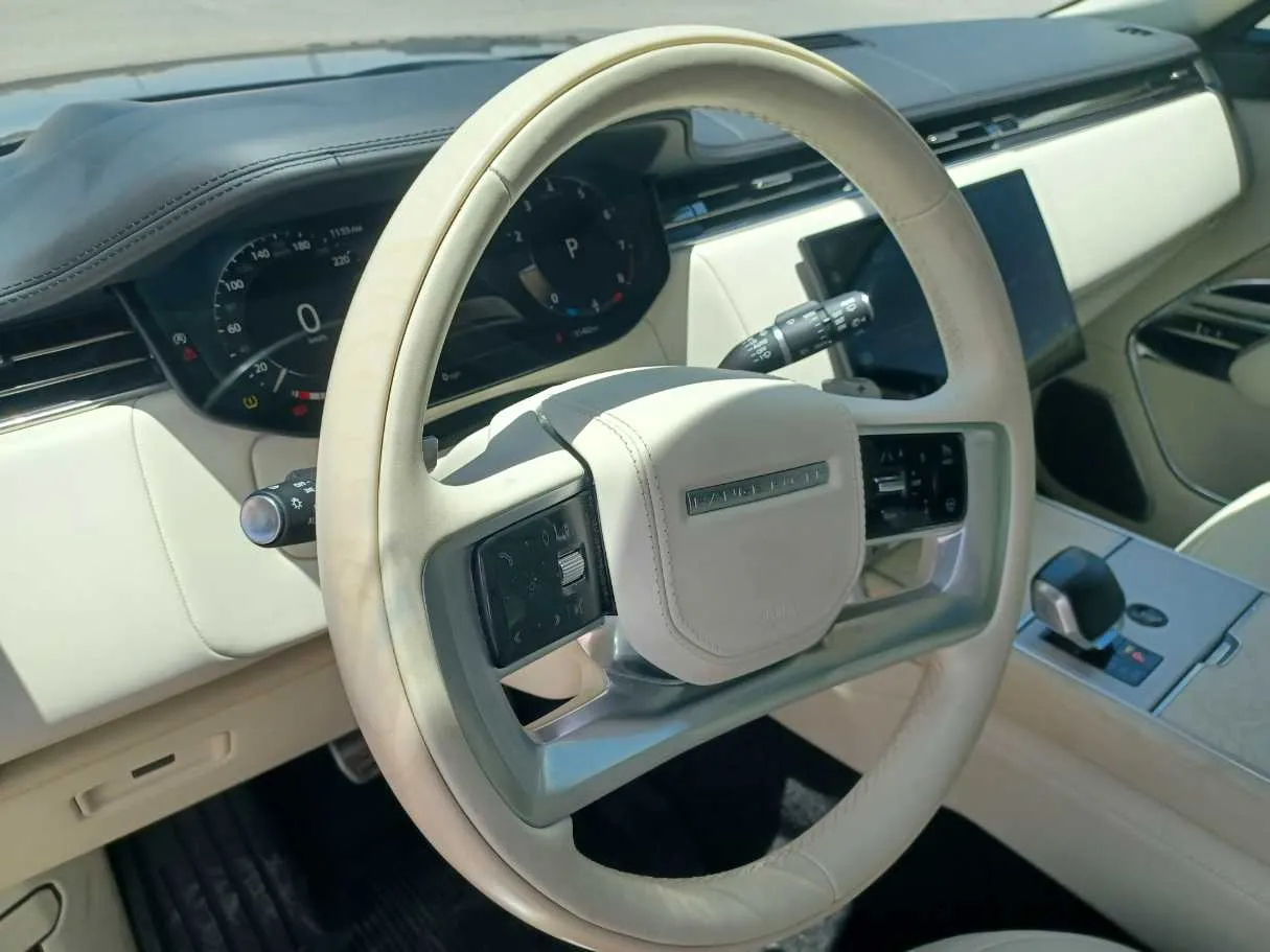 Car image 20