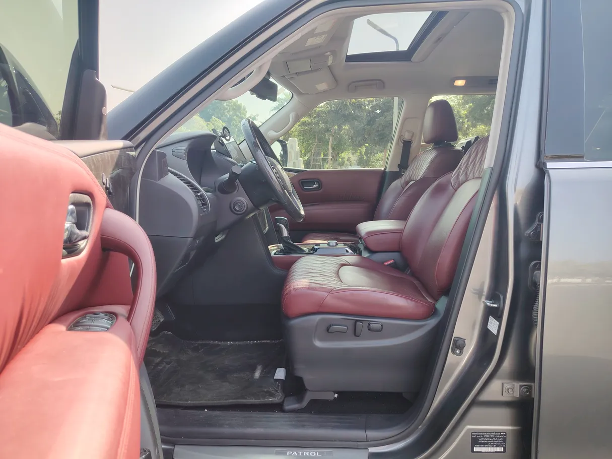 Car image 11