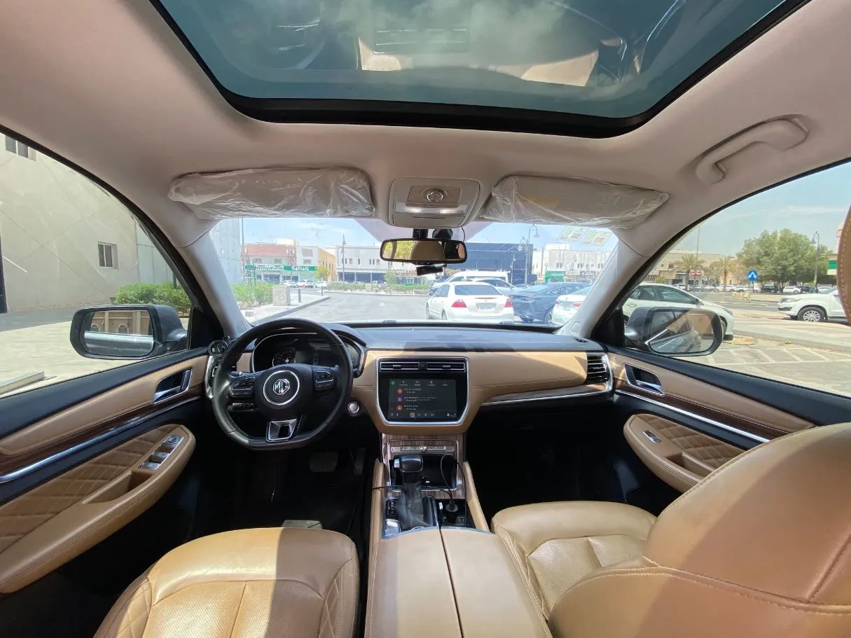 Car image 15