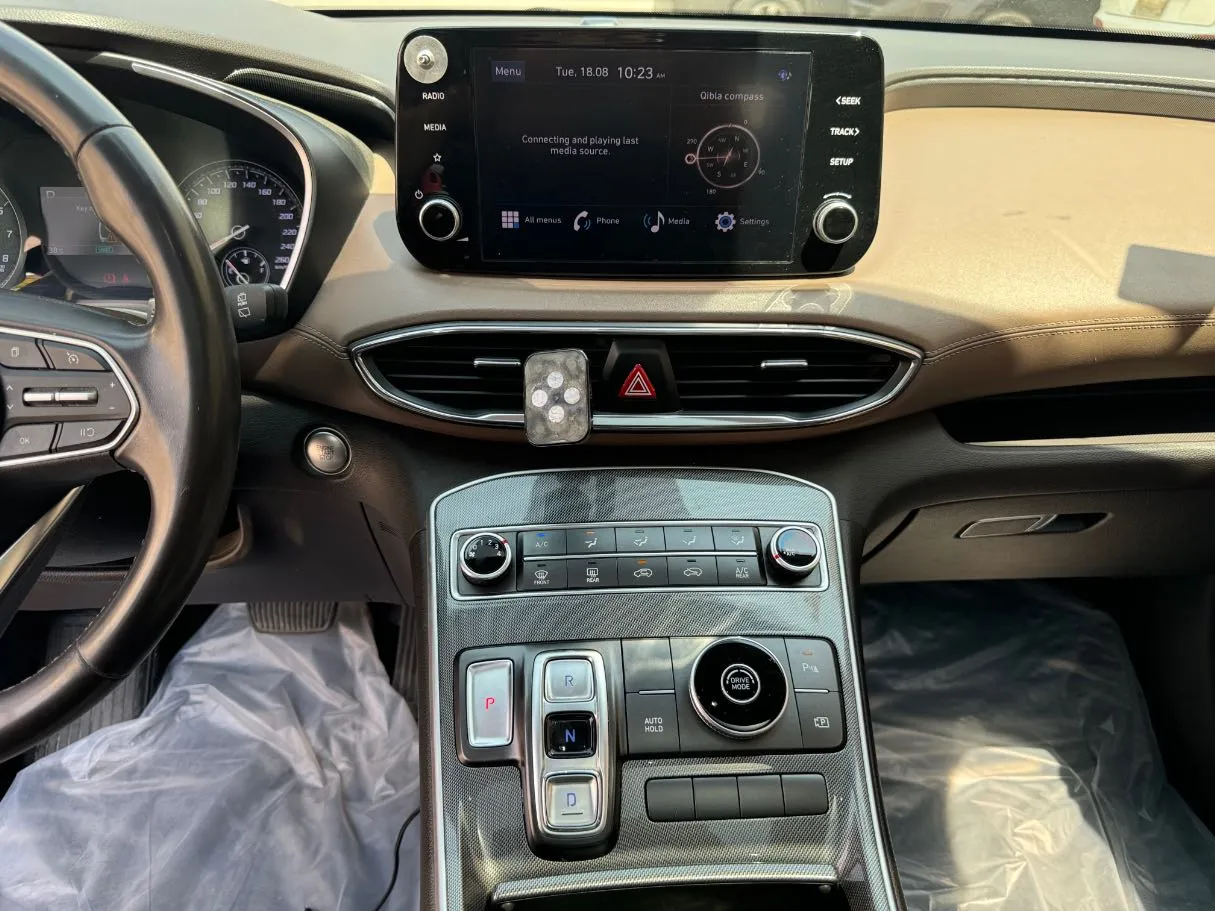 Car image 17