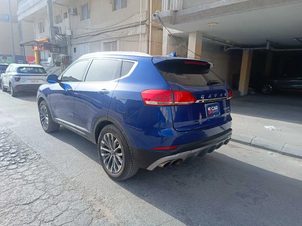 Car image 7