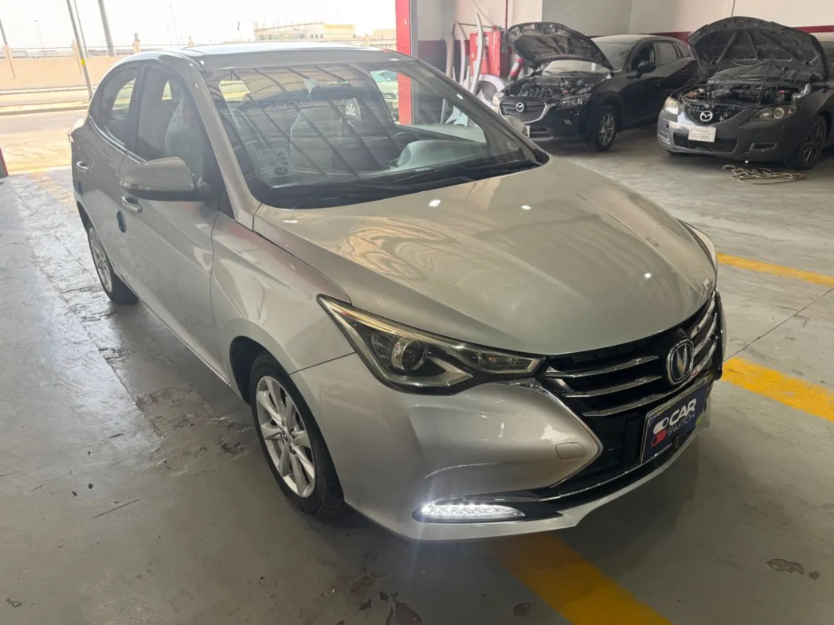 Car image 3