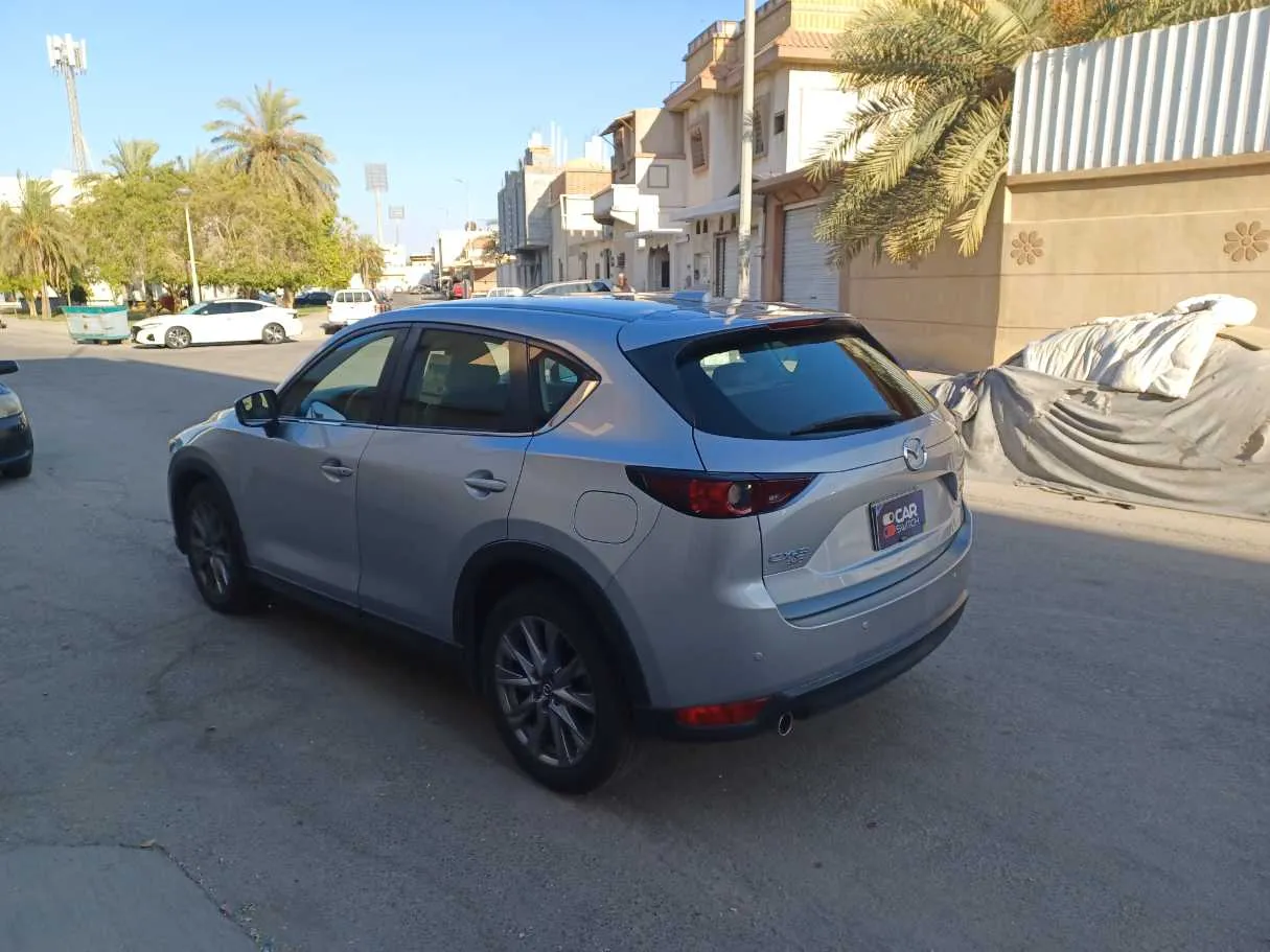 Car image 7