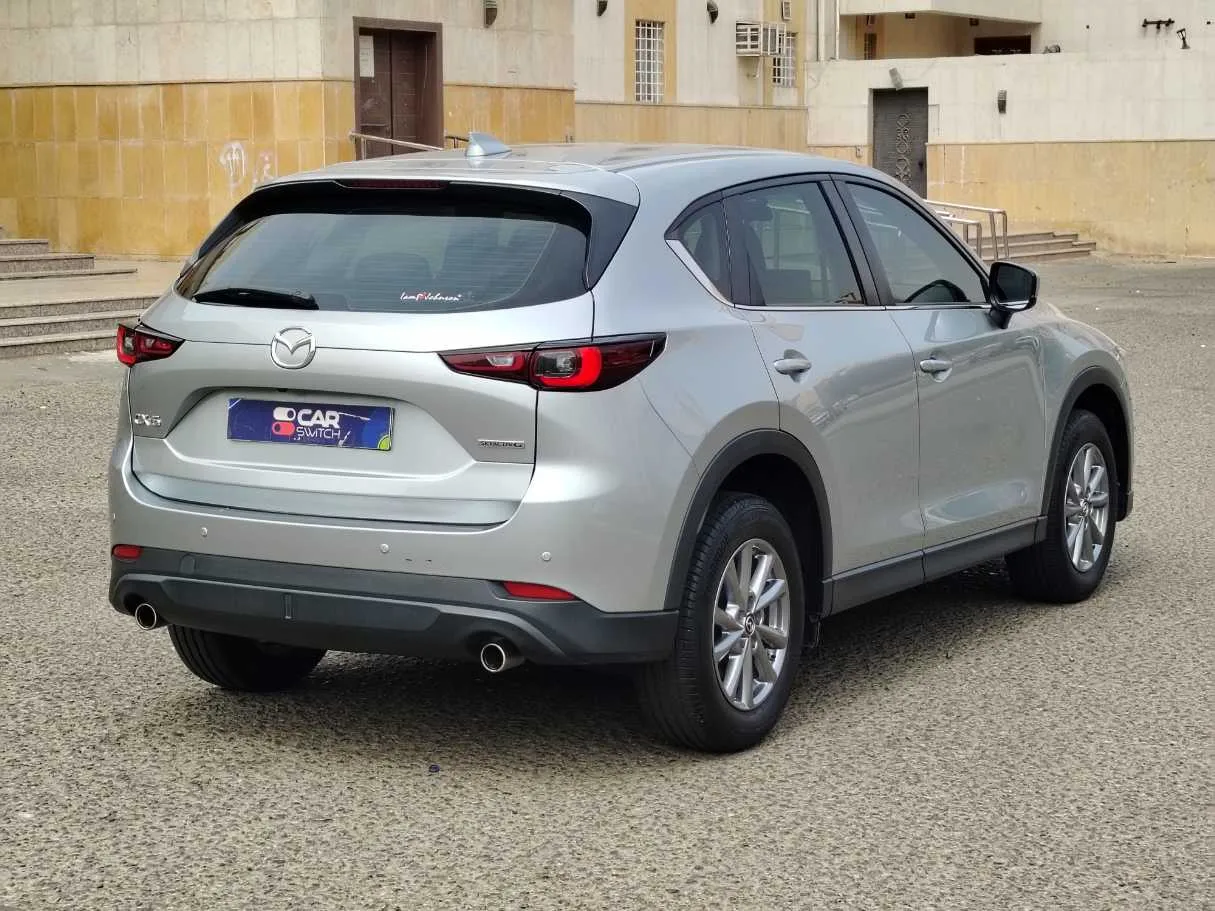 Car image 5