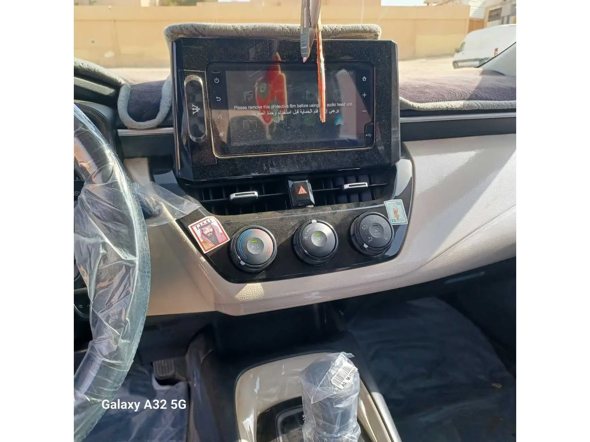 Car image 19