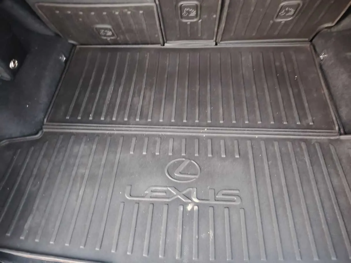 Car image 29