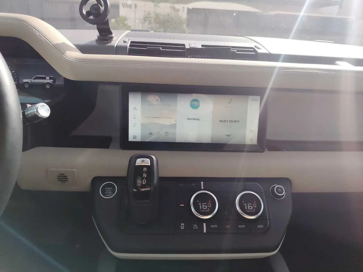 Car image 21