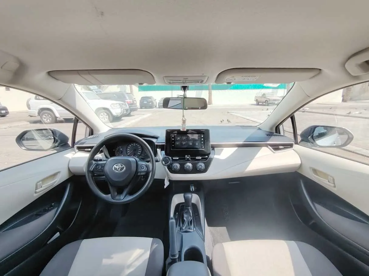 Car image 17