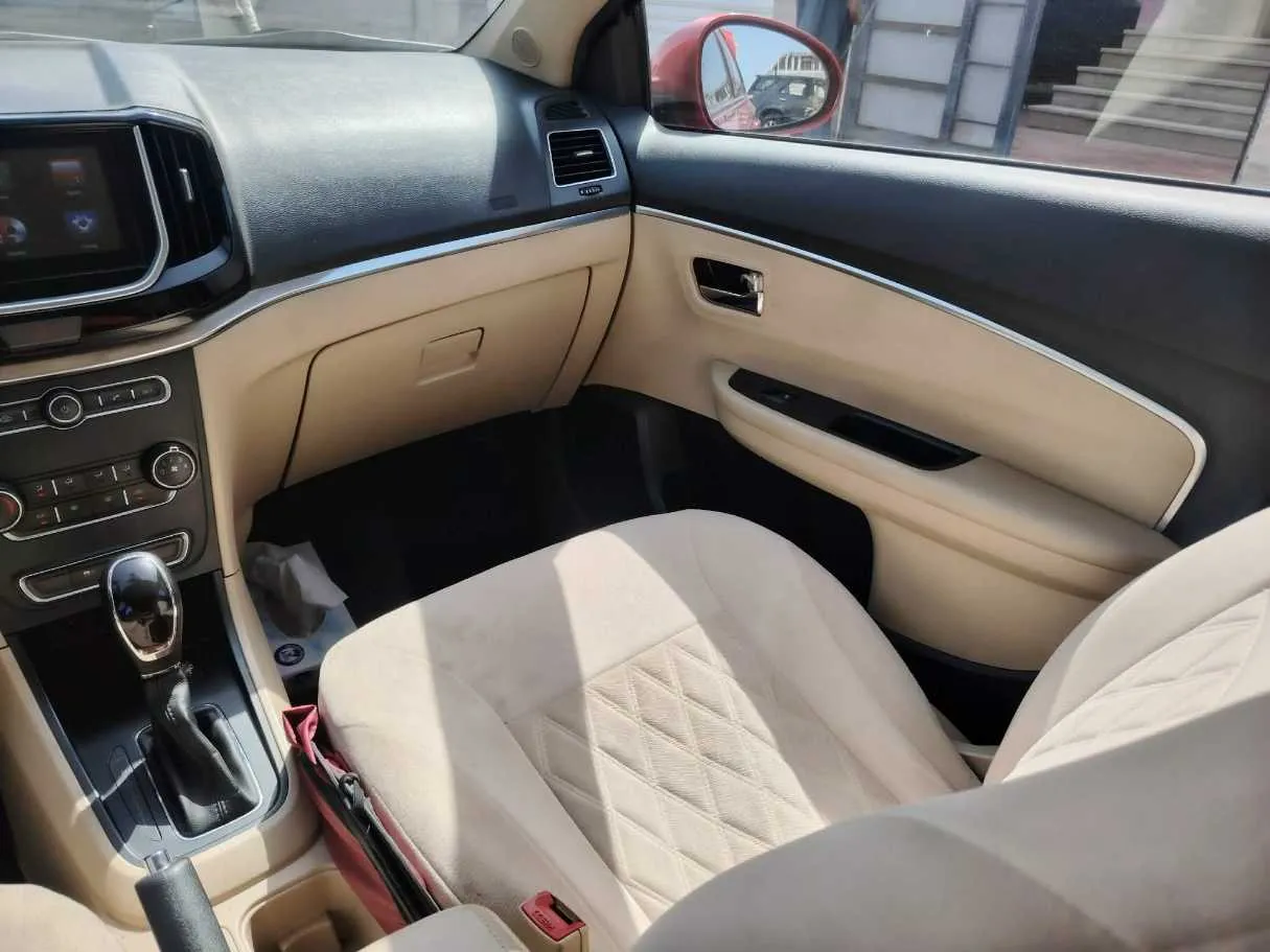 Car image 36