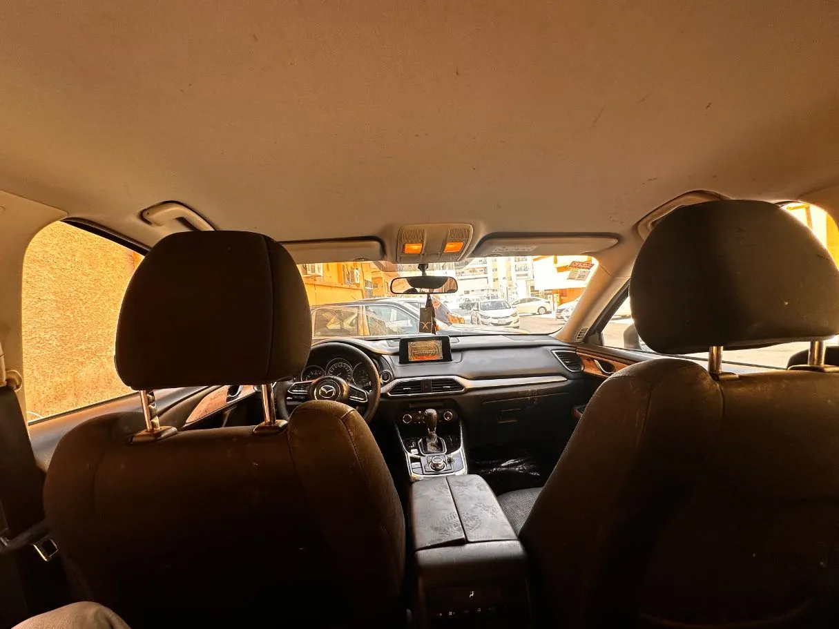 Car image 16
