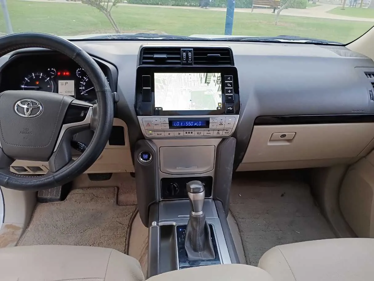 Car image 18