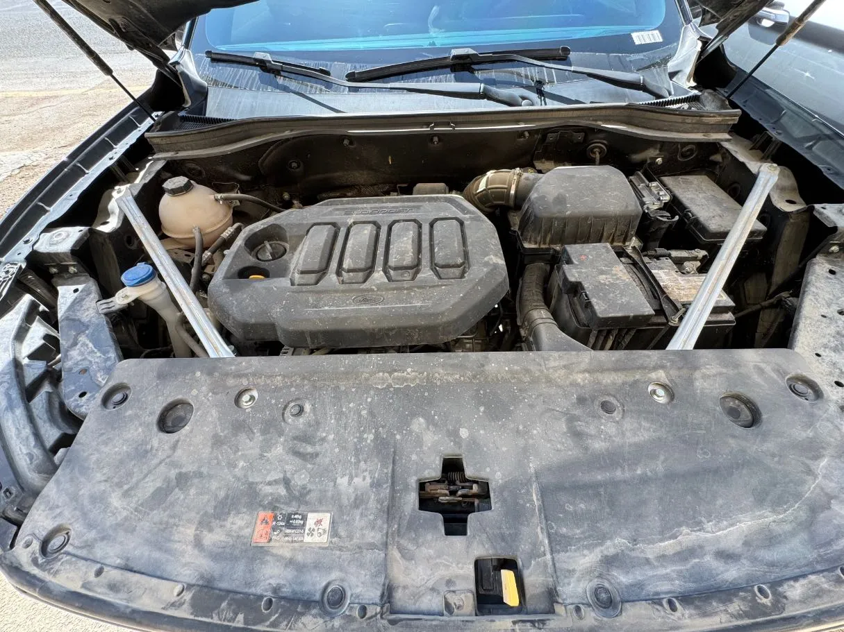 Car image 25