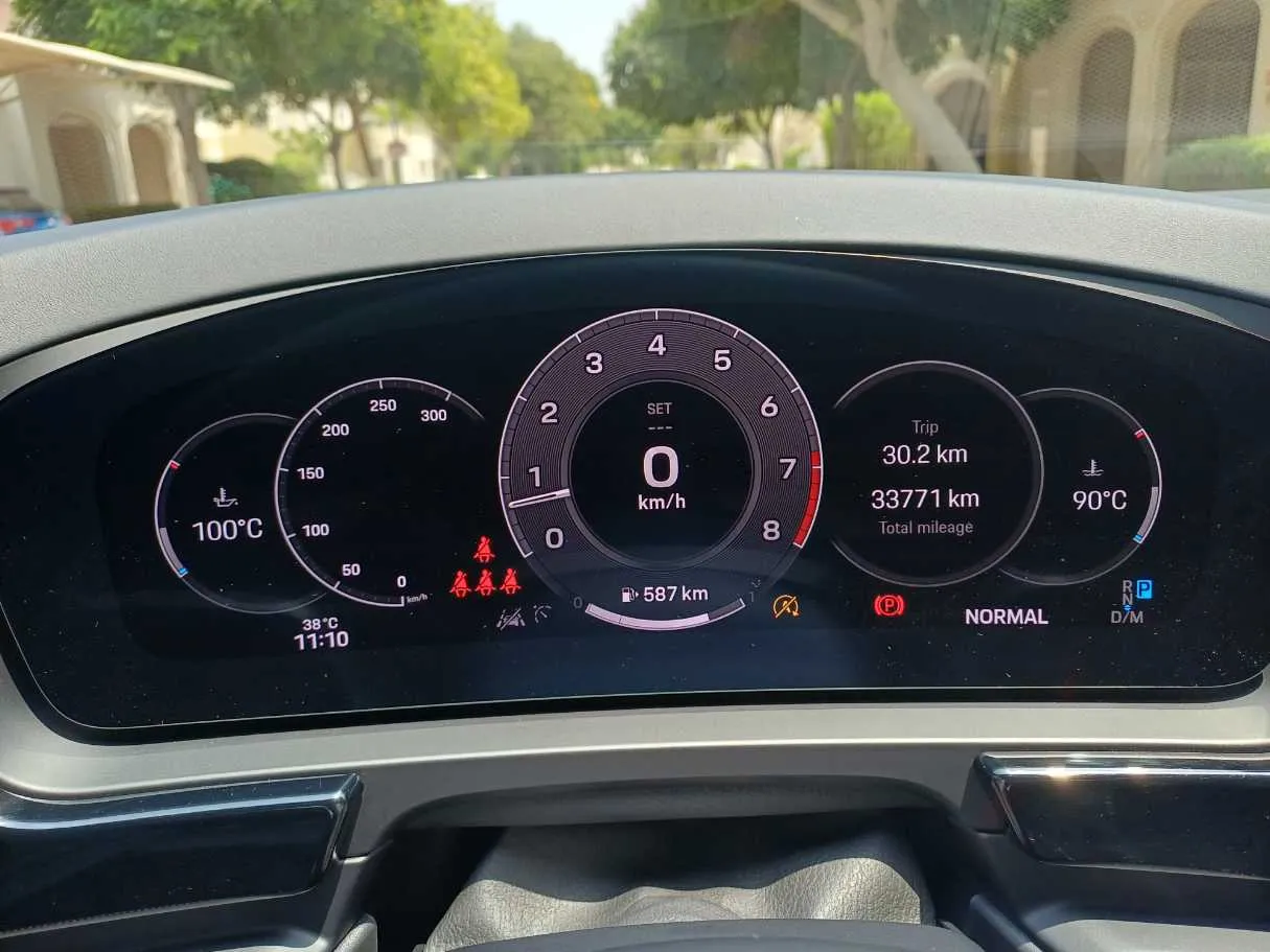 Car image 26
