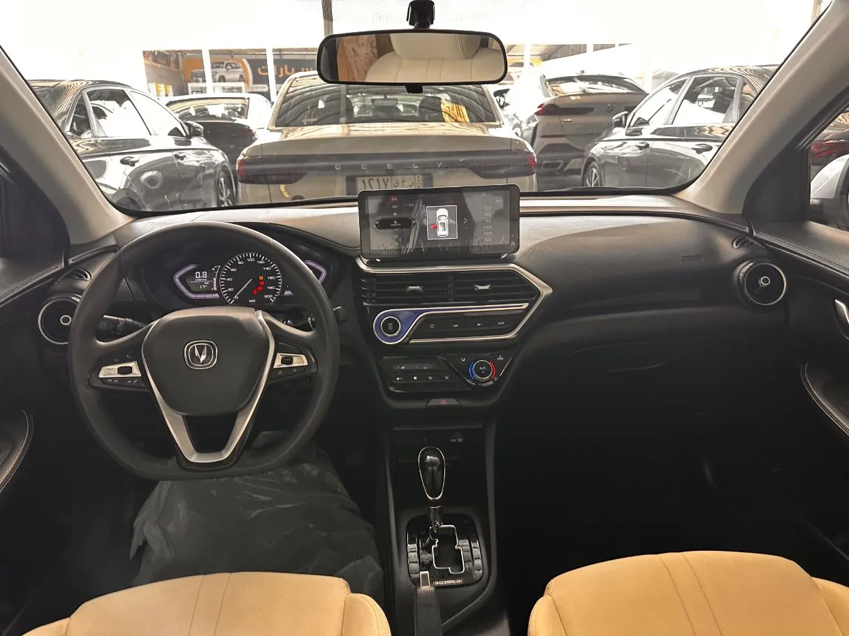 Car image 19